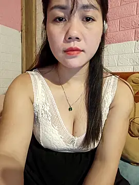 Ngocmai lazdy online show from April 2, 2026, 1:31 pm