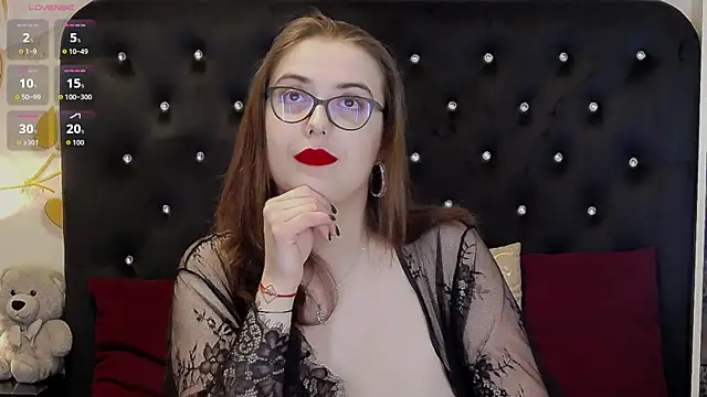 JulieAnnX online show from May 24, 2026, 6:07 am