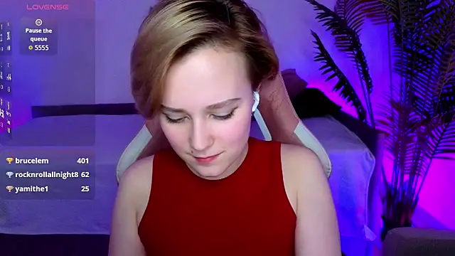 Ellie Heavenly online show from February 1, 2026, 7:18 am