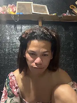 Snapshot of HugeAgatha chatting on February 18, 2026, 9:11 pm HugeAgatha online show from February 18, 2026, 9:11 pm