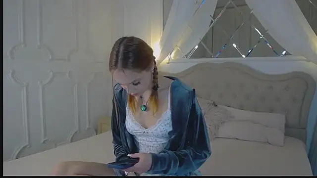 Snapshot of AvaLarson chatting on February 4, 2026, 1:17 pm AvaLarson online show from February 4, 2026, 1:17 pm