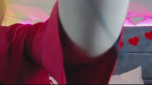 Snapshot of AvaLarson chatting on February 15, 2026, 12:58 pm AvaLarson online show from February 15, 2026, 12:58 pm