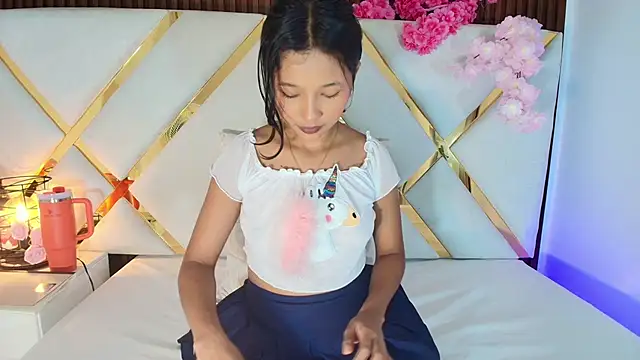 Snapshot of Real_virgin_Pussy chatting on June 19, 2026, 6:56 pm Real virgin Pussy online show from June 19, 2026, 6:56 pm