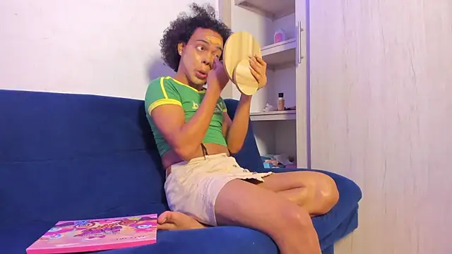 Snapshot of valeria_huston chatting on February 6, 2026, 6:33 pm valeria huston online show from February 6, 2026, 6:33 pm