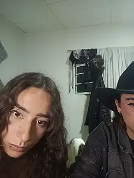 AlexxaAndRileyy online show from June 3, 2026, 12:02 am