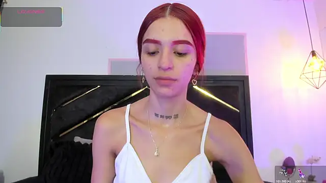 Snapshot of april_jones05 chatting on May 21, 2026, 11:06 am april jones05 online show from May 21, 2026, 11:06 am