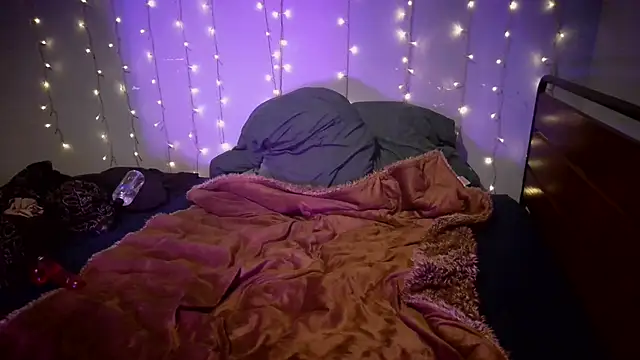 Snapshot of marshalefter chatting on April 7, 2026, 10:09 pm marshalefter online show from April 7, 2026, 10:09 pm