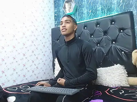 emersson sex18 online show from January 13, 2026, 2:22 pm