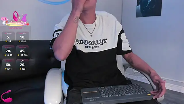 Liam9  online show from January 14, 2026, 2:39 am