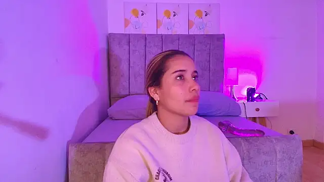 Lucy Carson  online show from April 3, 2026, 3:04 am