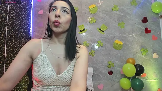 adellelennoxx online show from March 17, 2026, 8:50 am