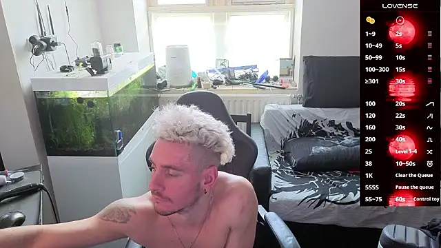 Rayzel White online show from March 6, 2026, 1:18 pm