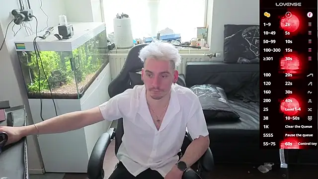 Rayzel White online show from March 26, 2026, 12:44 pm