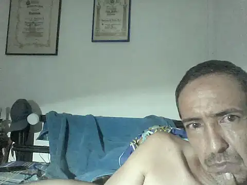 Snapshot of guevo14cm3 chatting on June 15, 2026, 3:42 am guevo14cm3 online show from June 15, 2026, 3:42 am