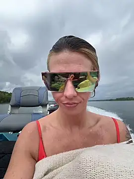 tastemecaroline online show from April 13, 2026, 4:45 pm