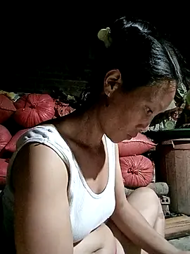 Snapshot of Diana-02 chatting on April 19, 2026, 11:20 am Diana-02 online show from April 19, 2026, 11:20 am