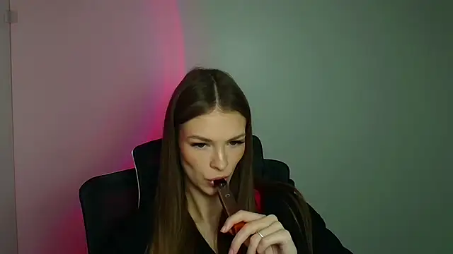 Lina Loveuu online show from February 19, 2026, 12:45 pm