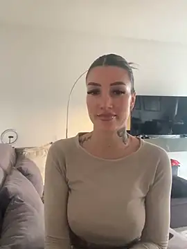 NovaLushhh online show from February 6, 2026, 3:04 pm