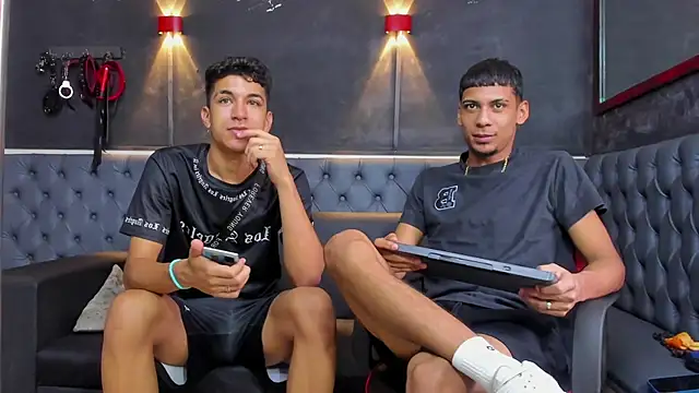 ALEX KEITH26 online show from April 5, 2026, 12:13 pm