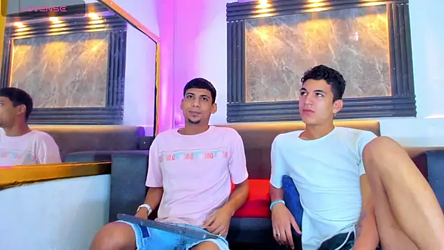 ALEX KEITH26 online show from April 15, 2026, 11:50 am