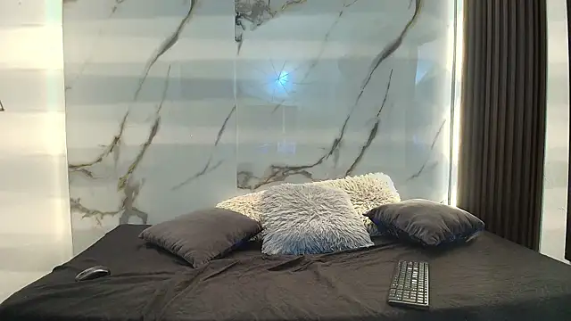 Danner Alaia online show from January 16, 2026, 8:35 pm