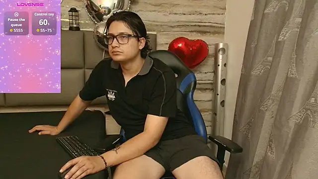 Danner Alaia online show from February 15, 2026, 8:27 pm