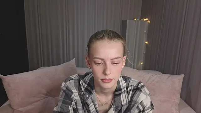 kittie like18 online show from February 5, 2026, 1:10 am