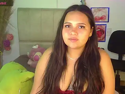 chloe  fox online show from February 17, 2026, 1:40 pm