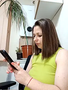 AdaJoy online show from February 3, 2026, 9:42 pm