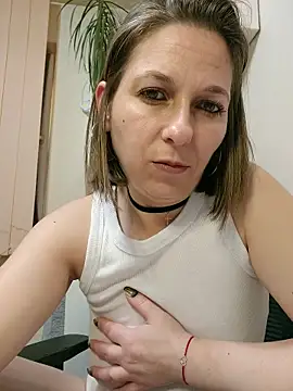 AdaJoy online show from April 5, 2026, 1:19 pm