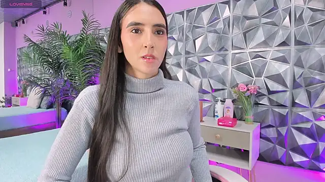 Itzel Geneva online show from May 14, 2026, 1:29 pm