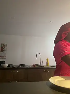 icelyne 2001 online show from February 23, 2026, 4:26 pm