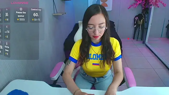 Veronica miiller online show from June 23, 2026, 7:12 pm