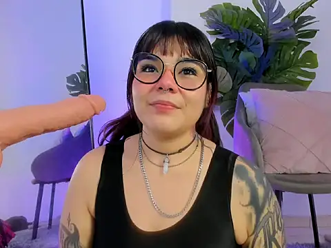 Snapshot of Dakota-bluu chatting on February 17, 2026, 3:19 pm Dakota-bluu online show from February 17, 2026, 3:19 pm