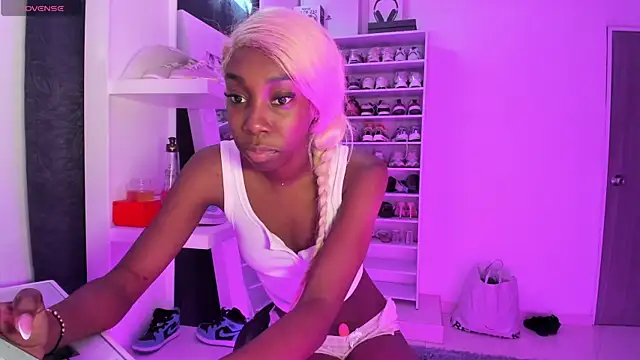 Snapshot of Amberprincess2 chatting on February 27, 2026, 2:39 pm Amberprincess2 online show from February 27, 2026, 2:39 pm