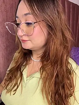 Snapshot of SalomeFlores chatting on March 21, 2026, 8:19 am SalomeFlores online show from March 21, 2026, 8:19 am