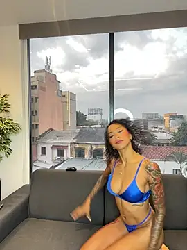 Snapshot of LizStorm_ chatting on May 7, 2026, 12:10 pm LizStorm online show from May 7, 2026, 12:10 pm