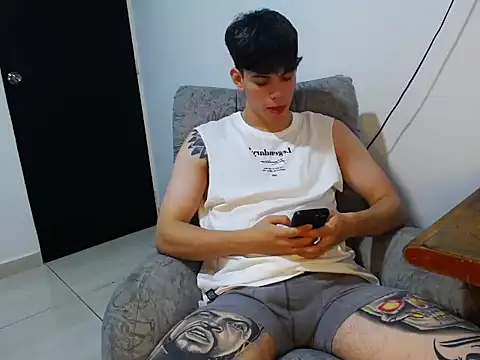 Snapshot of Joshh_miller chatting on February 13, 2026, 4:41 am Joshh miller online show from February 13, 2026, 4:41 am