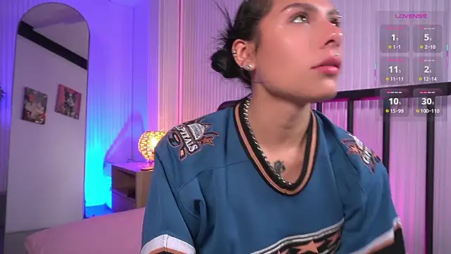 Molly  davis online show from March 23, 2026, 8:02 pm