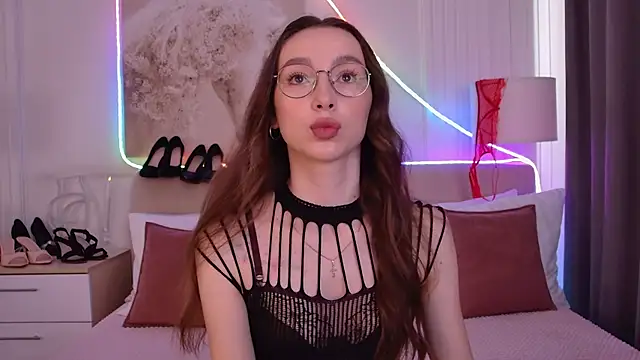 Emily Simon online show from July 16, 2026, 5:02 am
