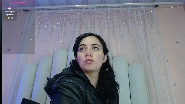 Snapshot of RoseConor_ chatting on February 12, 2026, 3:12 am RoseConor online show from February 12, 2026, 3:12 am