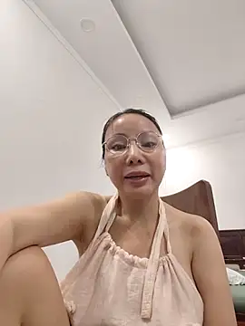 Snapshot of Famrita chatting on May 23, 2026, 3:12 am Famrita online show from May 23, 2026, 3:12 am