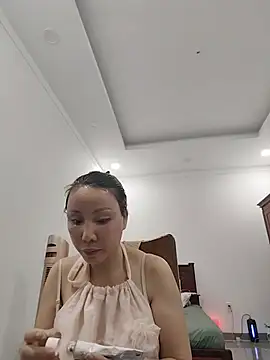 Snapshot of Famrita chatting on May 23, 2026, 3:38 pm Famrita online show from May 23, 2026, 3:38 pm