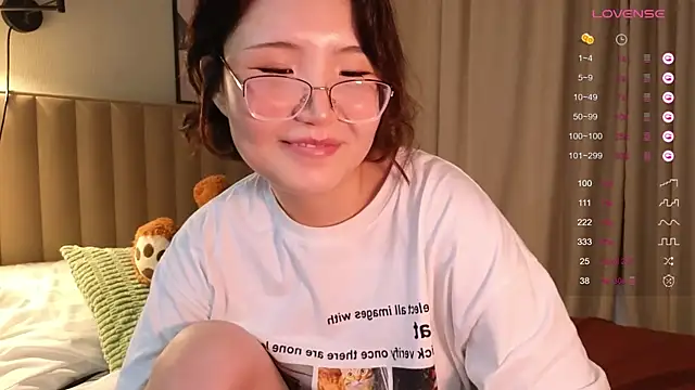 nullgirl online show from February 24, 2026, 2:53 am