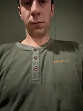 Snapshot of badCecio chatting on January 15, 2026, 4:17 am badCecio online show from January 15, 2026, 4:17 am