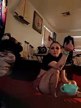 LadySn0w26 online show from April 9, 2026, 12:10 pm