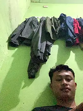 Snapshot of your_boys13 chatting on January 17, 2026, 5:49 pm your boys13 online show from January 17, 2026, 5:49 pm