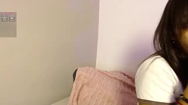 chloe peach  online show from March 13, 2026, 12:23 pm