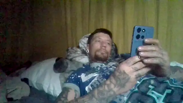 Snapshot of dreadredtedd chatting on February 24, 2026, 11:41 am dreadredtedd online show from February 24, 2026, 11:41 am