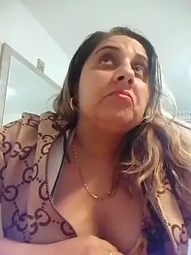 Snapshot of AntoAntonianna chatting on January 15, 2026, 3:27 pm AntoAntonianna online show from January 15, 2026, 3:27 pm